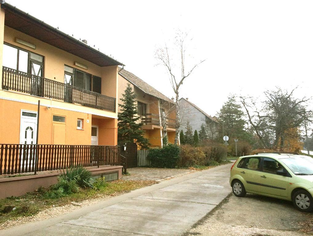 Orchidea Apartman Tata Pokoj fotografie